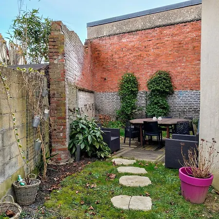 Maison Avec Jardin, Calme Et Ensoleillee A 2 Minutes Du Centre-ville Holiday home *