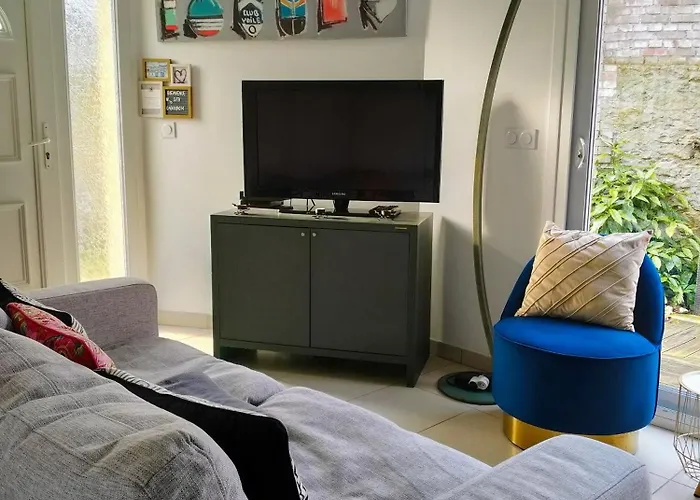 Holiday home Maison Avec Jardin, Calme Et Ensoleillee A 2 Minutes Du Centre-ville