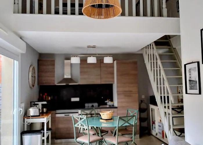 Holiday home Maison Avec Jardin, Calme Et Ensoleillee A 2 Minutes Du Centre-ville *