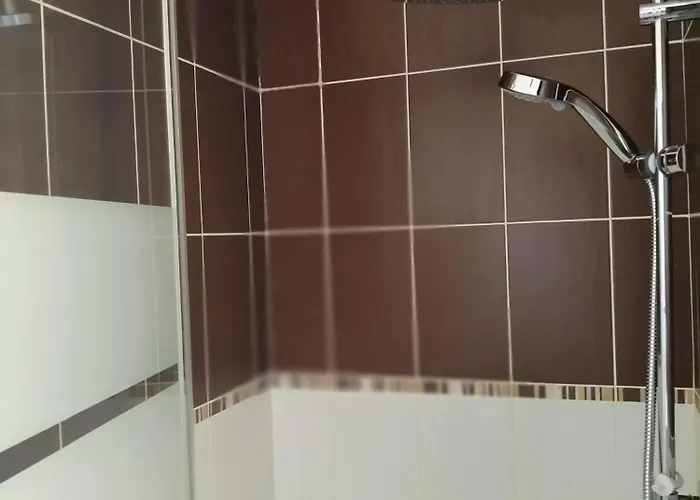 Maison Avec Jardin, Calme Et Ensoleillee A 2 Minutes Du Centre-ville *