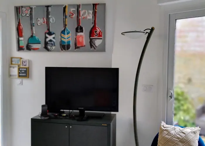 Maison Avec Jardin, Calme Et Ensoleillee A 2 Minutes Du Centre-ville