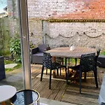 Maison Avec Jardin, Calme Et Ensoleillee A 2 Minutes Du Centre-ville Vakantiehuis