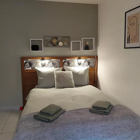 Casa de Férias Maison Avec Jardin, Calme Et Ensoleillée à 2 Minutes Du Centre-ville *