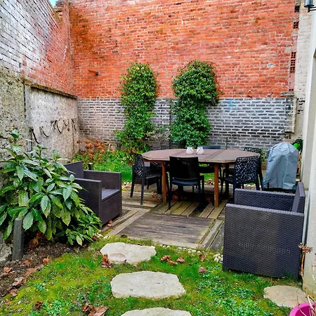 Dom wakacyjny Maison Avec Jardin, Calme Et Ensoleillee A 2 Minutes Du Centre-ville *