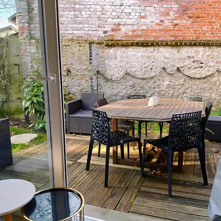 Maison Avec Jardin, Calme Et Ensoleillée à 2 Minutes Du Centre-ville Casa de Férias