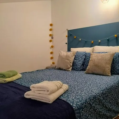 Сasa de vacaciones Maison Avec Jardin, Calme Et Ensoleillée à 2 Minutes Du Centre-ville