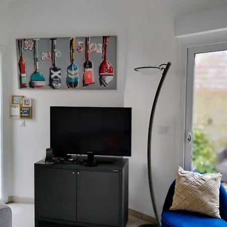 Maison Avec Jardin, Calme Et Ensoleillée à 2 Minutes Du Centre-ville