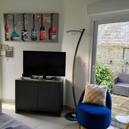 Vakantiehuis Maison Avec Jardin, Calme Et Ensoleillee A 2 Minutes Du Centre-ville